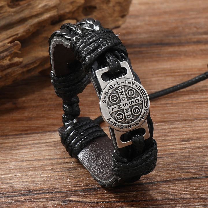 Christianartworkshop Klassisches zweifarbiges Lederarmband mit dem Heiligen Benedikt: Symbol des Glaubens und des Mutes - Schwarz - image 5