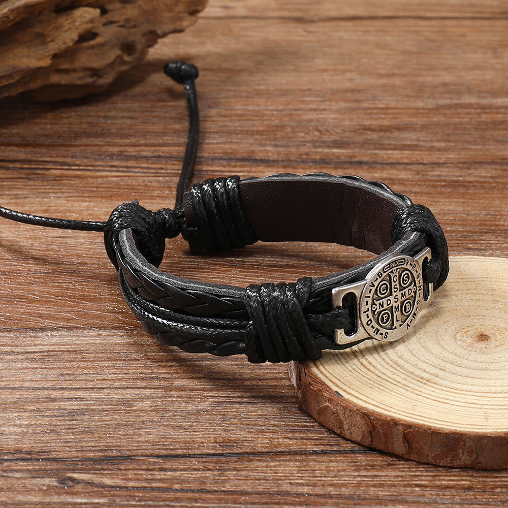 Christianartworkshop Klassisches zweifarbiges Lederarmband mit dem Heiligen Benedikt: Symbol des Glaubens und des Mutes - image 6