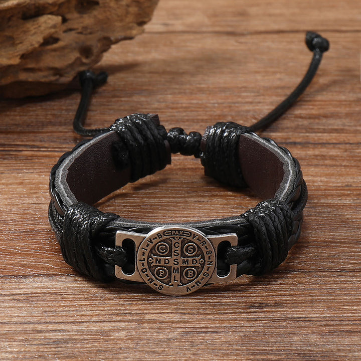 Christianartworkshop Klassisches zweifarbiges Lederarmband mit dem Heiligen Benedikt: Symbol des Glaubens und des Mutes - image 8
