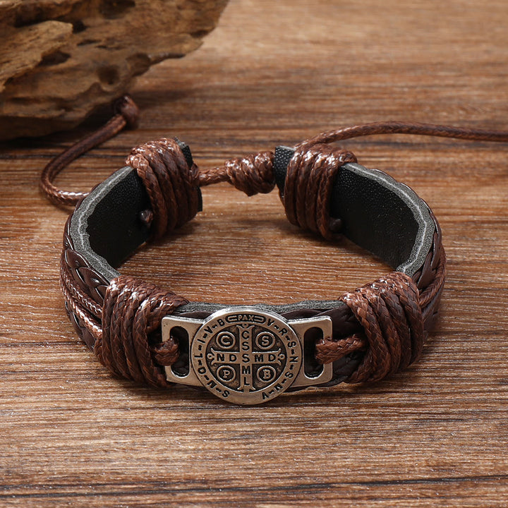 Christianartworkshop Klassisches zweifarbiges Lederarmband mit dem Heiligen Benedikt: Symbol des Glaubens und des Mutes - image 3