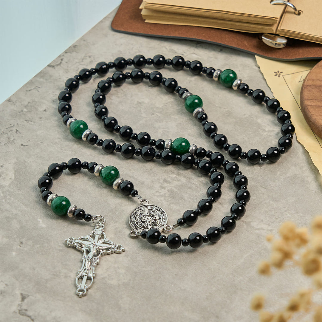 Christianartworkshop St. Benedikt und Kruzifix aus 8 mm Obsidian und Jade, handgefertigter Rosenkranz aus Perlen – Glaube und heilige Verbindung - image 4