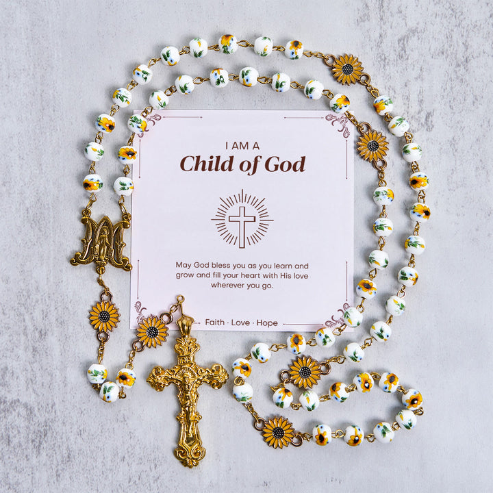 Christianartworkshop Jesus ist das Geschenk: Handgefertigter Rosenkranz mit gelben Blumen im Sonnenblumen-Stil und Geschenkkarte - Kind Gottes - image 2