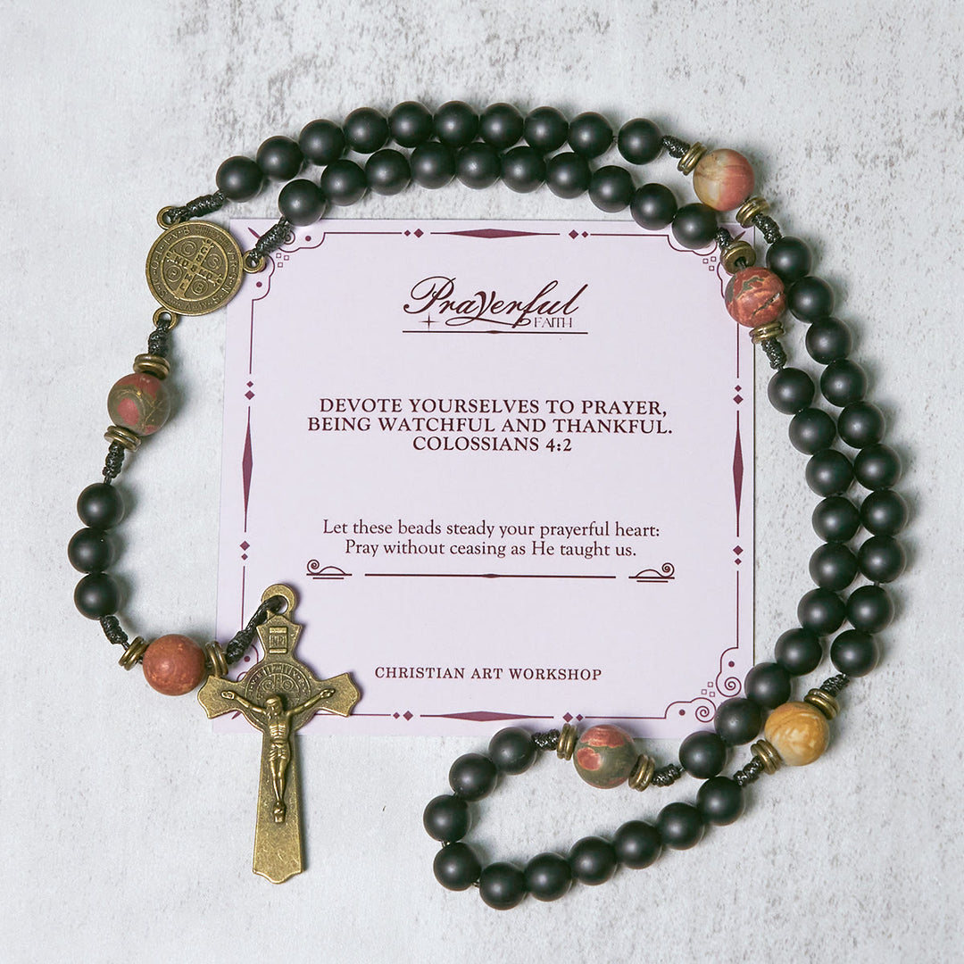 Christianartworkshop GEBETSVOLLER GLAUBE: Handgefertigter Rosenkranz in Mattschwarz und Erdtönen mit Geschenkkarte - GEBETSVOLLER GLAUBE - image 1