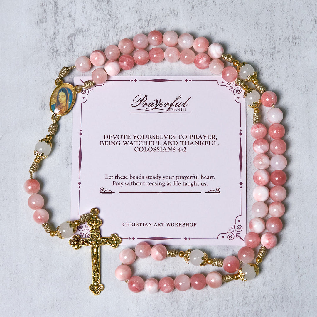 Christianartworkshop GEBETSVOLLER GLAUBE: Handgefertigter Rosenkranz aus rosa glänzenden Perlen mit Geschenkkarte - GEBETSVOLLER GLAUBE - image 1