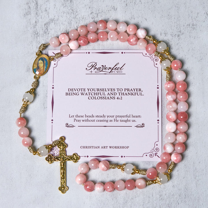 Christianartworkshop GEBETSVOLLER GLAUBE: Handgefertigter Rosenkranz aus rosa glänzenden Perlen mit Geschenkkarte - GEBETSVOLLER GLAUBE - image 1