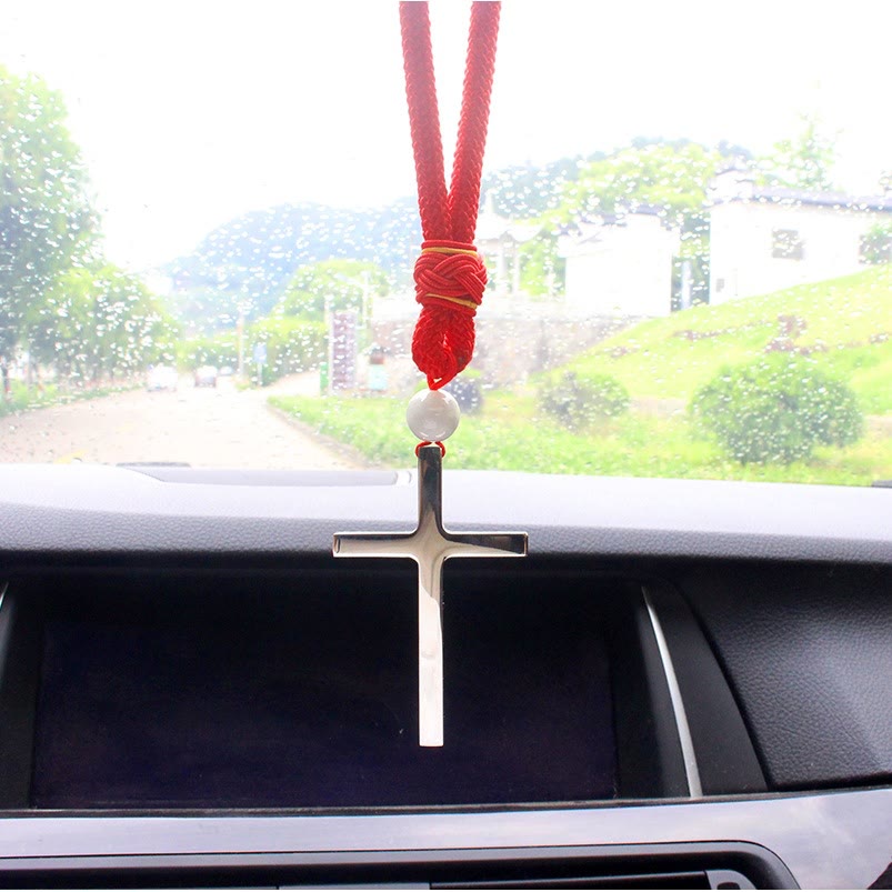 Christianartworkshop Minimalistischer dreifarbiger Kreuz-Autoanhänger: Spirituelle Sicherheit auf der Straße - Silbernes Kreuz - Rote Kordel - image 1