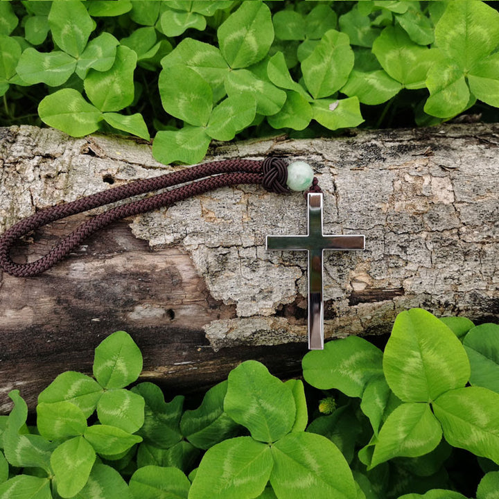Christianartworkshop Minimalistischer dreifarbiger Kreuz-Autoanhänger: Spirituelle Sicherheit auf der Straße - Silbernes Kreuz - Braune Kordel - image 0