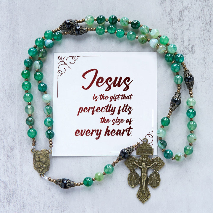 Christianartworkshop GEBETSVOLLER GLAUBE: Handgefertigter, exquisiter Rosenkranz aus grünem Achat mit Geschenkkarte - Jesus ist das Geschenk - image 1