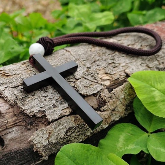 Christianartworkshop Minimalistischer dreifarbiger Kreuz-Autoanhänger: Spirituelle Sicherheit auf der Straße - Schwarzes Kreuz - Braune Kordel - image 7