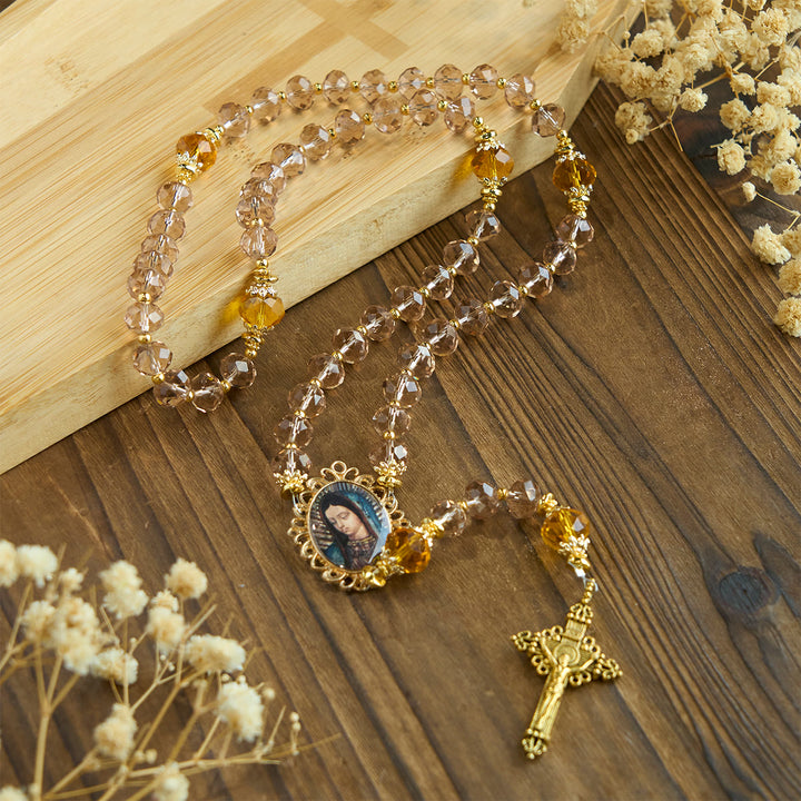 Christianartworkshop Rosenkranz aus schimmernden Bernsteinperlen mit anmutiger Medaille Unserer Lieben Frau von Guadalupe - image 5