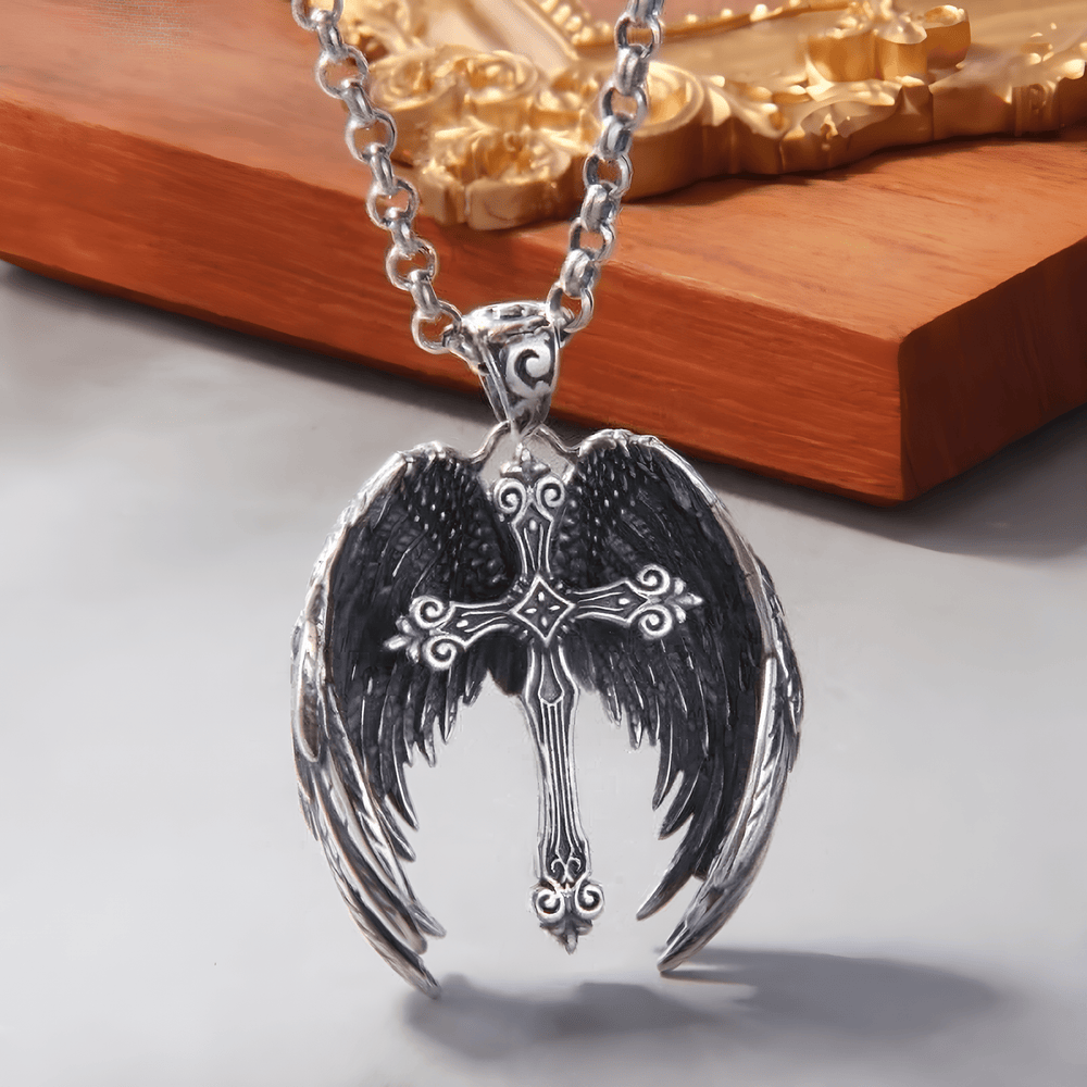 Christianartworkshop Halskette mit Kreuzanhänger mit Schutzengelflügeln: Schmuck für spirituellen Schutz - image 1