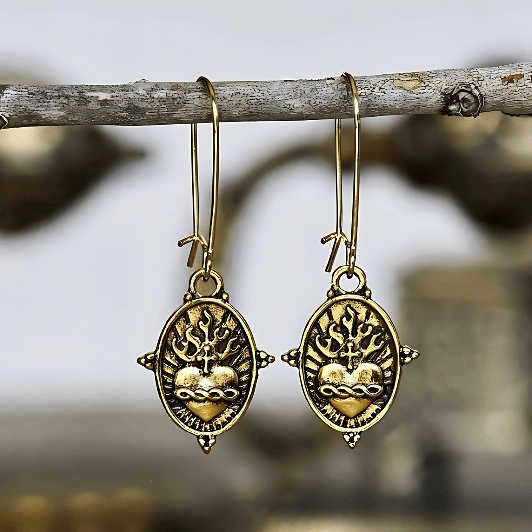 Christianartworkshop Ohrringe im Vintage-Stil mit Heiligem Herzen: Schmuck für Glaube und Hingabe - Heiliges Herz - image 1