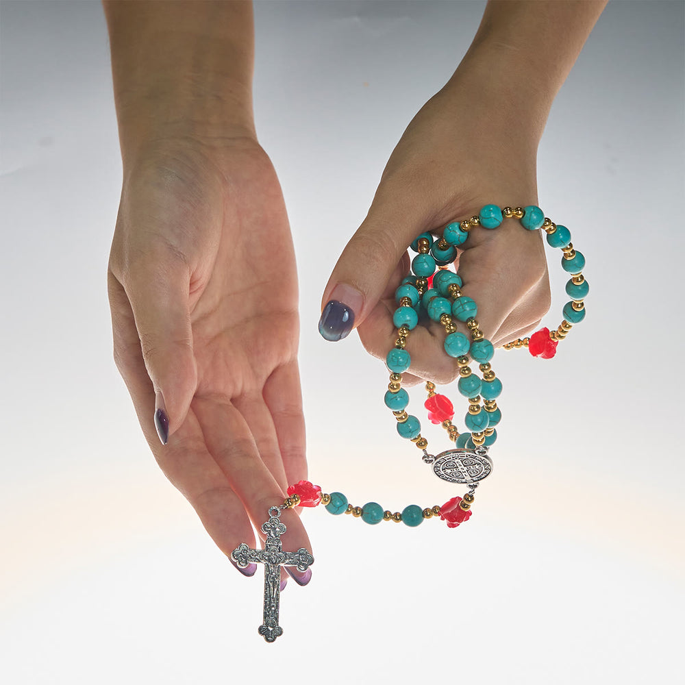 Christianartworkshop Eleganter Rosenkranz mit roten und blauen Rosen und türkisfarbenen Perlen: Gesegnet von Unserer Lieben Frau und dem Heiligen Benedikt - image 1