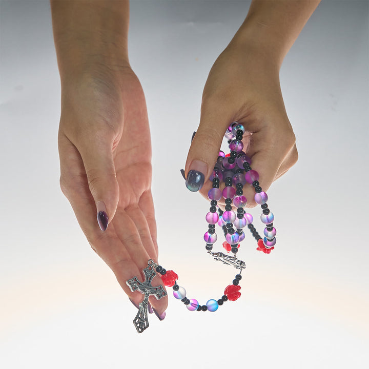 Christianartworkshop Mystischer Rosenkranz aus mattierten lila-blauen Perlen mit roten Rosen und wundertätiger Medaille - image 2