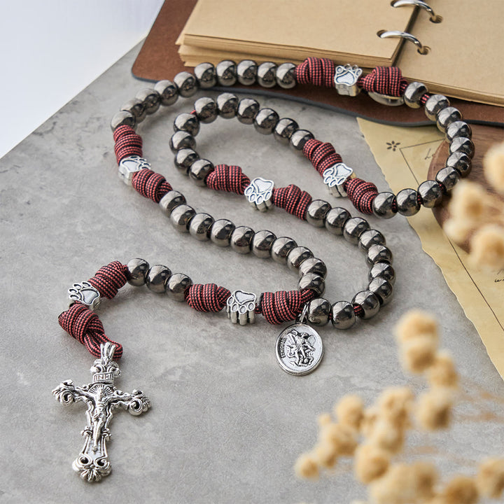Christianartworkshop Robuster Rosenkranz aus Paracord mit bronzefarbenen Perlen, Pfotenanhängern und St. Michael - image 3