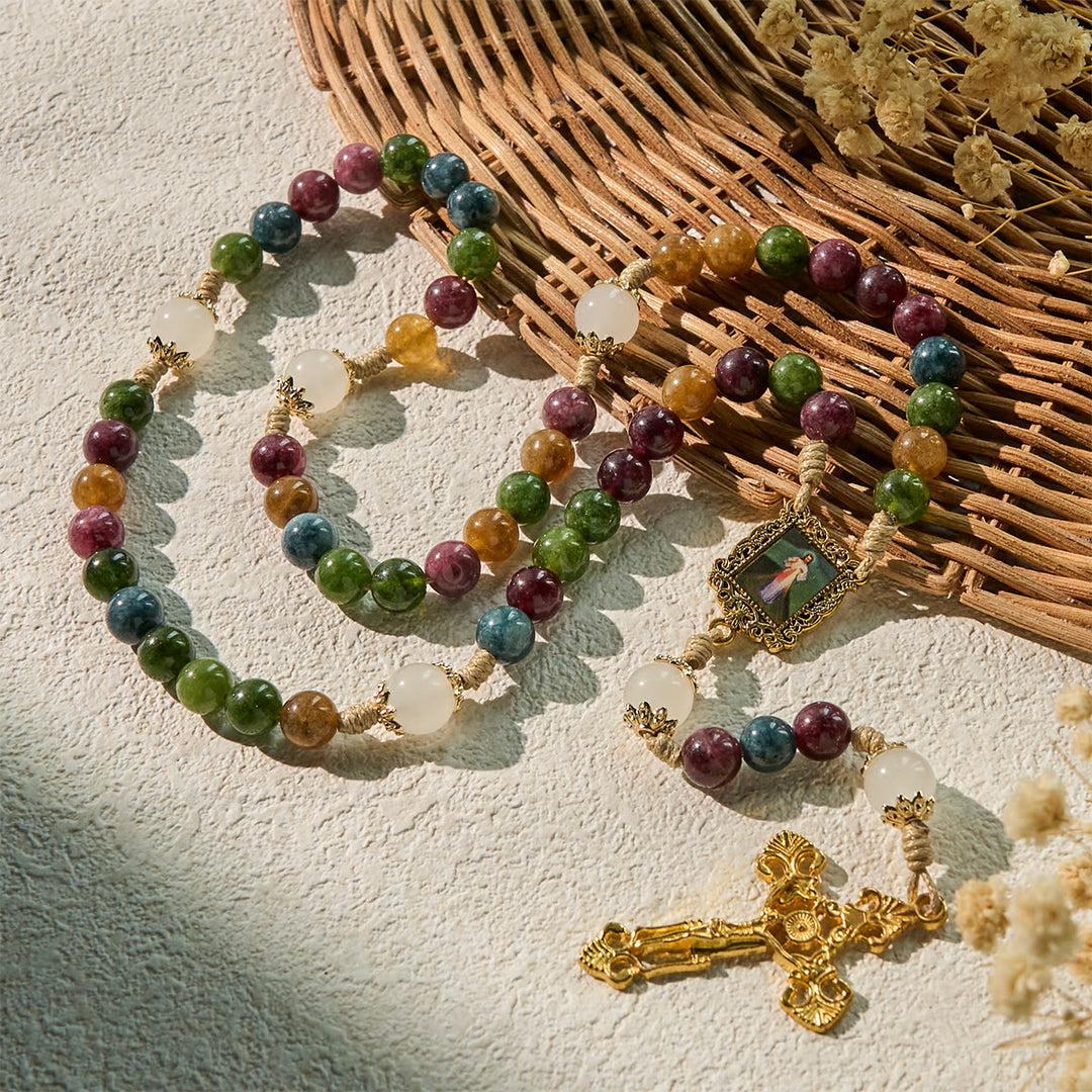 Christianartworkshop Rosenkranz aus bunten Turmalinperlen mit quadratischer Göttlicher Barmherzigkeit und goldenem Kruzifix - image 3