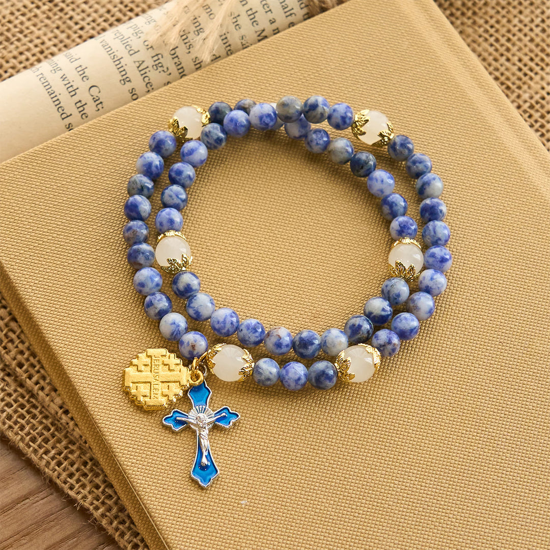 Christianartworkshop Kunsthandwerkliches elastisches 4 mm Rosenkranzarmband aus blauem Stein mit Kruzifix und Jerusalemkreuz - Kruzifix & Jerusalemkreuz - image 0