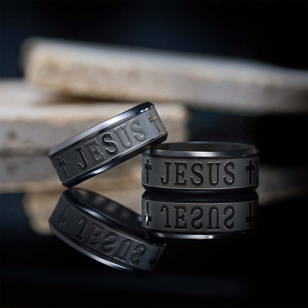 Christianartworkshop Titanstahlring mit Lasergravur „JESUS“ - image 6