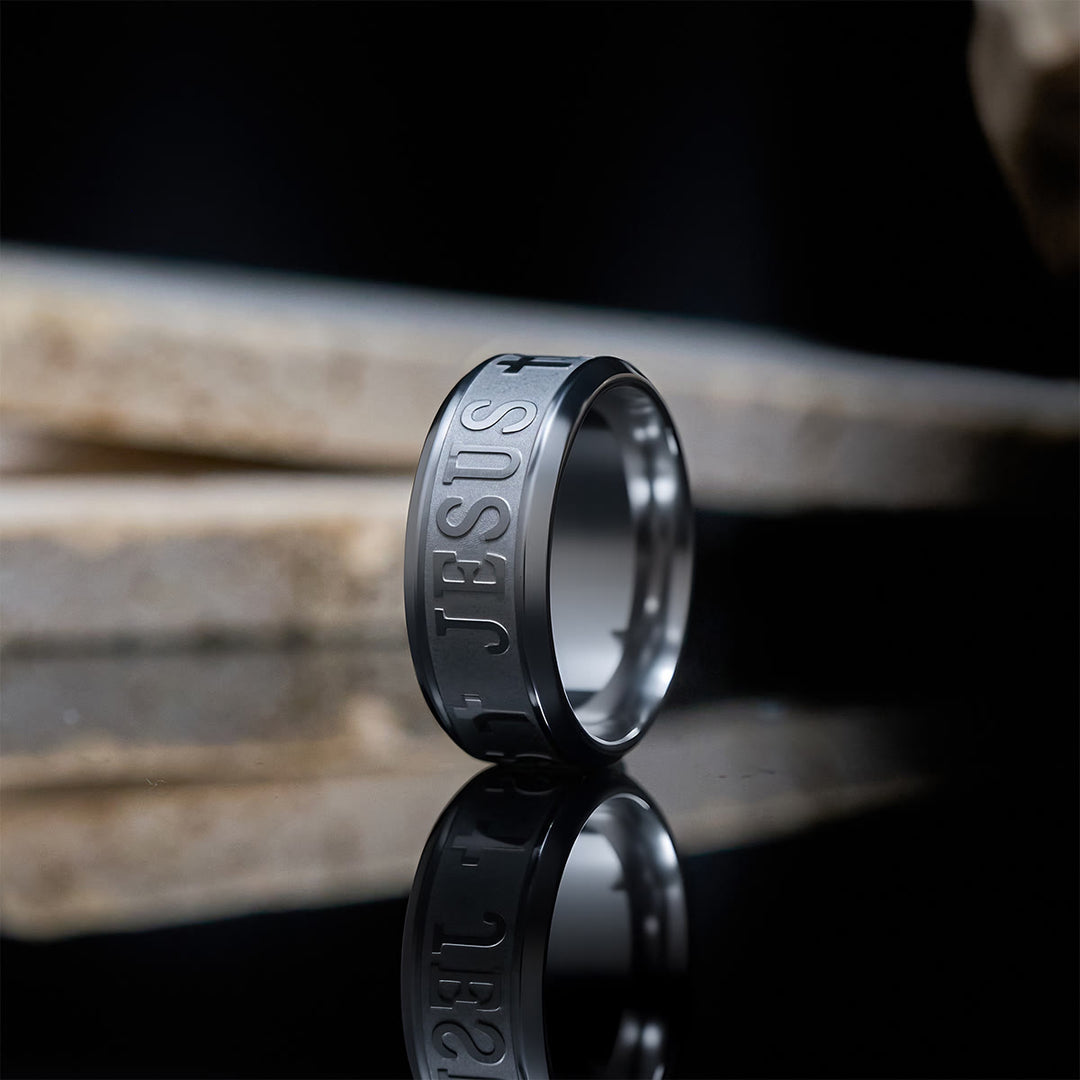 Christianartworkshop Titanstahlring mit Lasergravur „JESUS“ - Silber - US 13 - image 3