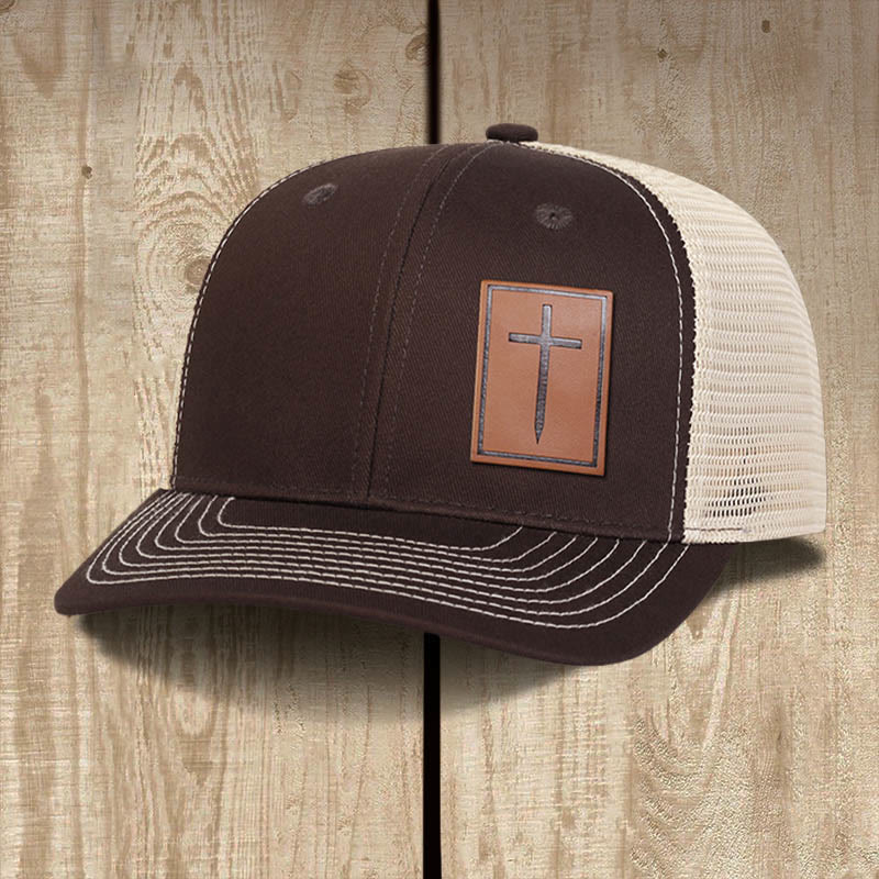 Christianartworkshop Faith Over Fear Nagelkreuz Lederaufnäher Faith Hat - Braun - image 5