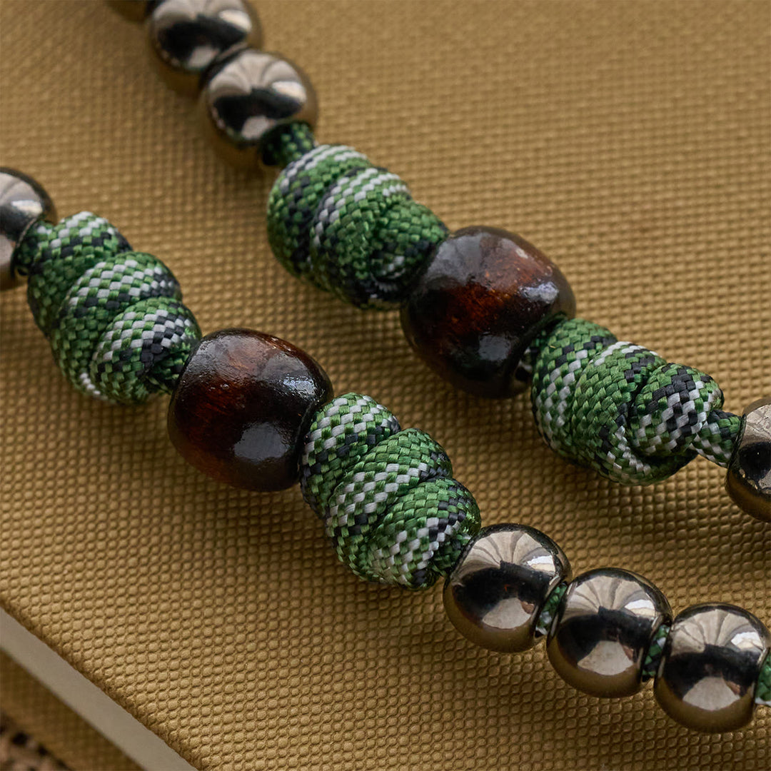 Christianartworkshop Robuster Paracord-Segensrosenkranz aus metallischen Perlen: Geschützt durch den Heiligen Geist und die göttliche Barmherzigkeit - image 7