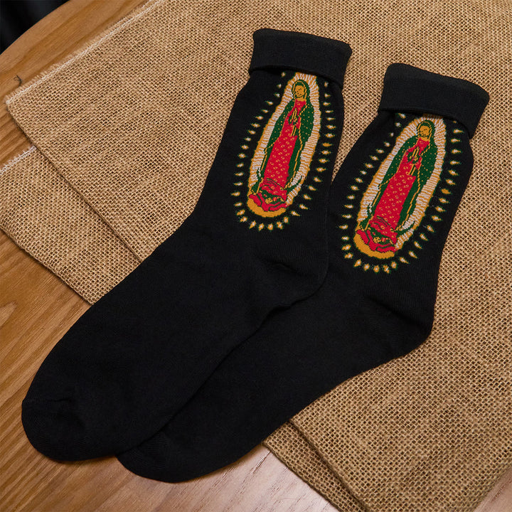 Christianartworkshop Schwarze religiöse Unisex-Crew-Socken mit der Jungfrau von Guadalupe: Retro-Design, exklusives Glaubensflair - image 3