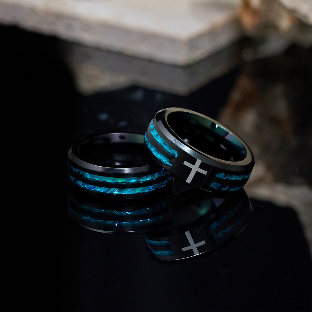 Christianartworkshop Moderner Kreuzring aus Titanstahl mit laserblauer Einlage: Gelassenheit im blauen Licht Christi - US12 - image 0