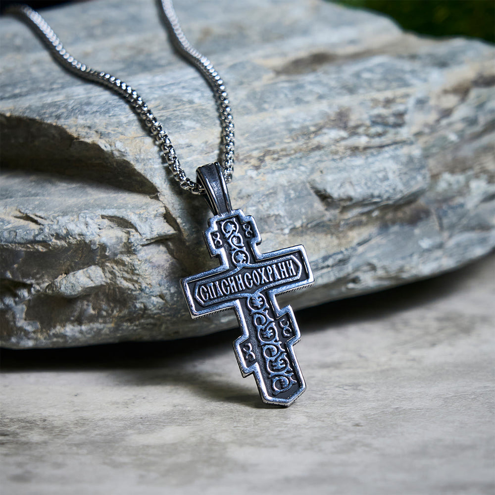 Zweifarbige orthodoxe Kruzifix-Halskette von Christianartworkshop mit tiefer spiritueller Bedeutung - image 1