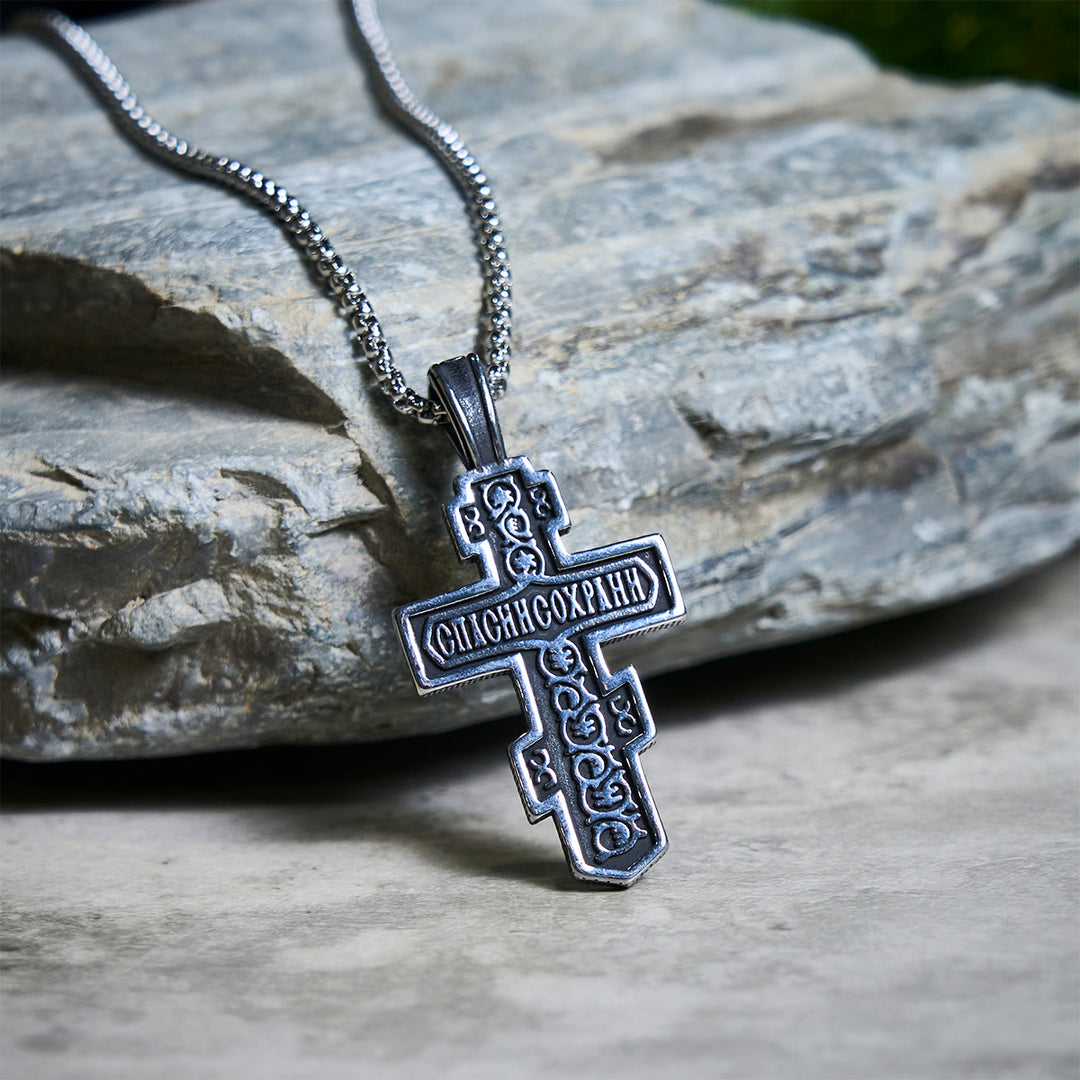 Zweifarbige orthodoxe Kruzifix-Halskette von Christianartworkshop mit tiefer spiritueller Bedeutung - image 1