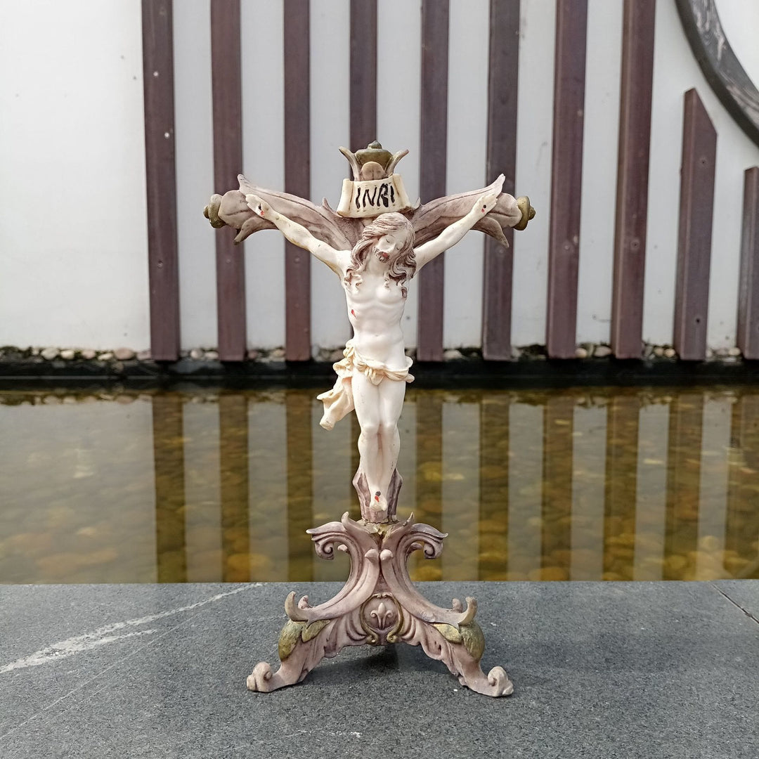 Christianartworkshop Klassische Jesus-Figur aus Kunstharz-Kruzifix: Ungewöhnliches Abzeichen der unerschütterlichen Überzeugung - image 3