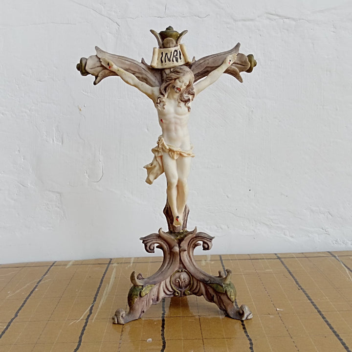 Christianartworkshop Klassische Jesus-Figur aus Kunstharz-Kruzifix: Ungewöhnliches Abzeichen der unerschütterlichen Überzeugung - image 7