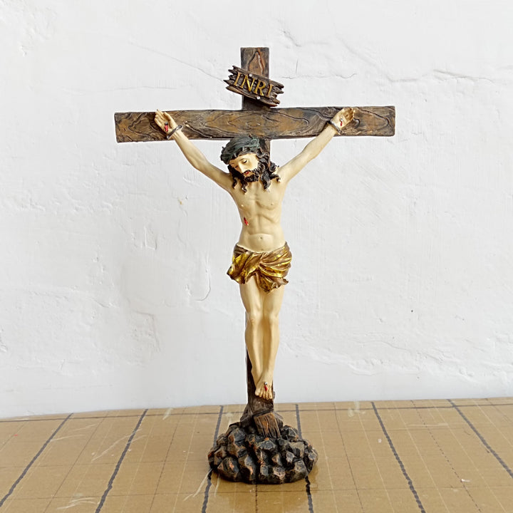 Christianartworkshop Minimalistisches Jesus-Ornament aus Kunstharzkruzifix: Einzigartiges Zeichen dezenter religiöser Ehrfurcht - image 5