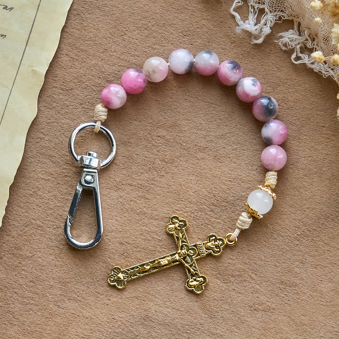 Christianartworkshop Tragbarer Rosenkranz-Schlüsselanhänger aus persischen rosa Jadeperlen mit bronzenem Kruzifix - Rosenkranz Schlüsselanhänger - image 0