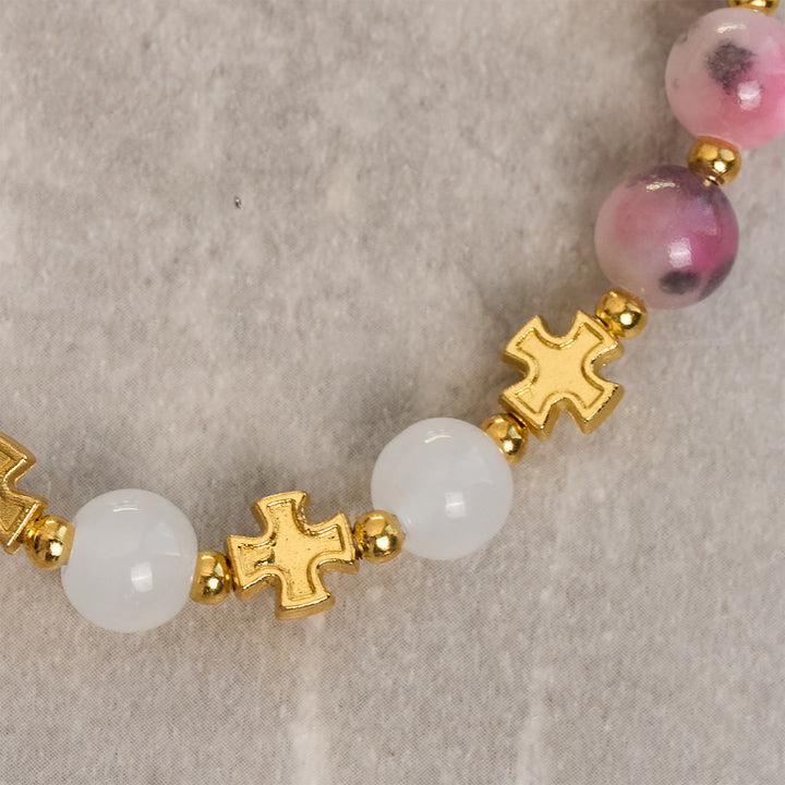 Christianartworkshop Anmutiges 8 mm großes Armband aus persischen rosa und schwarzen Jadeperlen mit antikem Kreuz - image 5