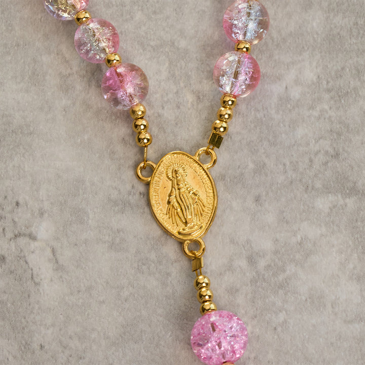 Christianartworkshop Rosenkranz „Unsere Liebe Frau von der Barmherzigkeit mit funkelndem rosa-blauem Craquelé-Glas - image 6
