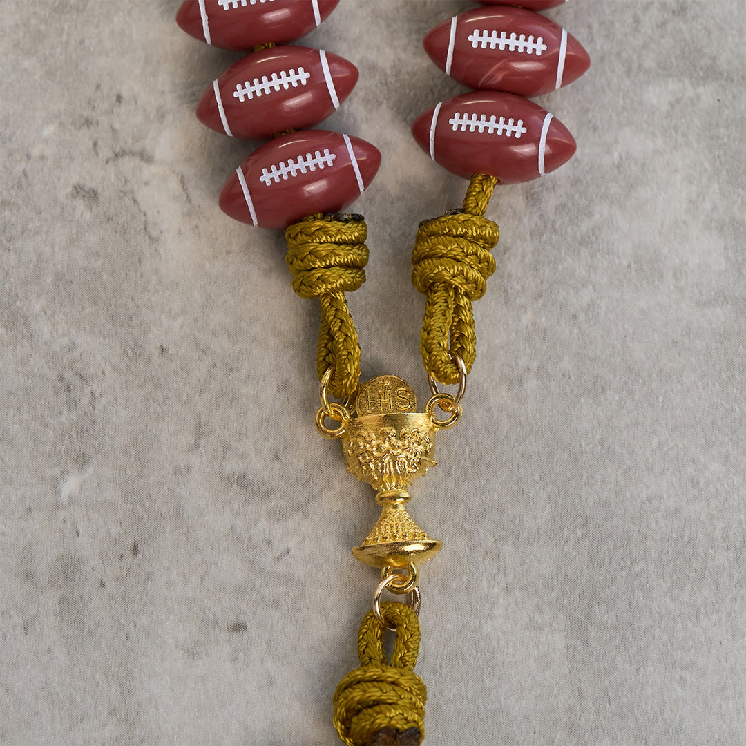 Christianartworkshop Heiliger Gral Segen mit rotem Fußball-Rosenkranz und goldener Kordel: Gebet um Stärke - image 6