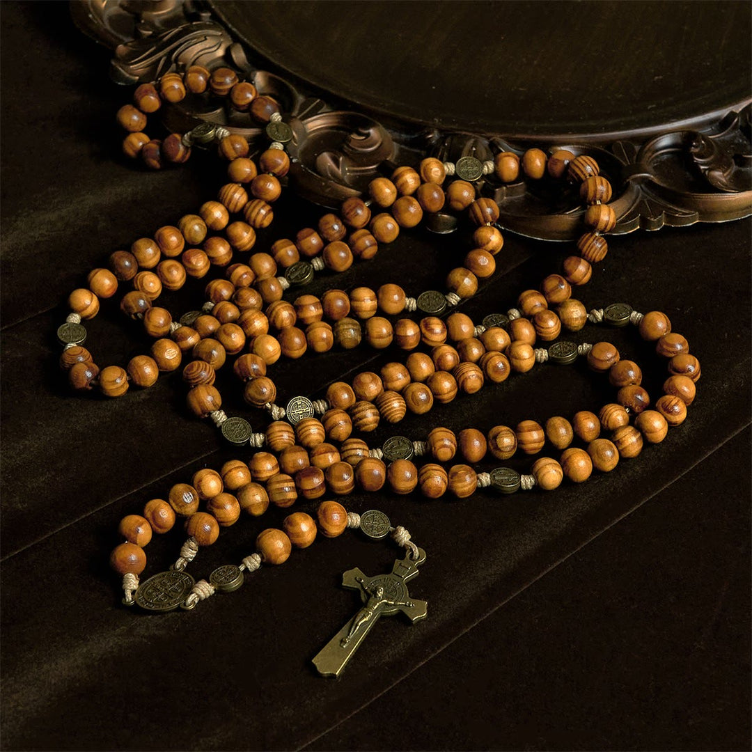 Christianartworkshop 15/20 Dekaden-Rosenkranz aus Olivenholz mit dem Design des Heiligen Benedikt, Kruzifix und Hüftkette – Göttliche Hingabe im doppelten Nutzen - 20 Jahrzehnte - Karamell - image 17
