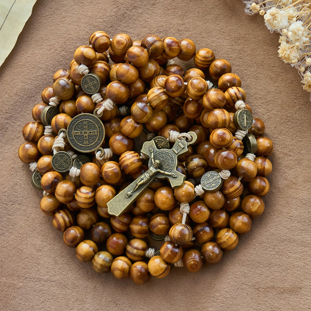 Christianartworkshop 15/20 Dekaden-Rosenkranz aus Olivenholz mit dem Design des Heiligen Benedikt, Kruzifix und Hüftkette – Göttliche Hingabe im doppelten Nutzen - image 2