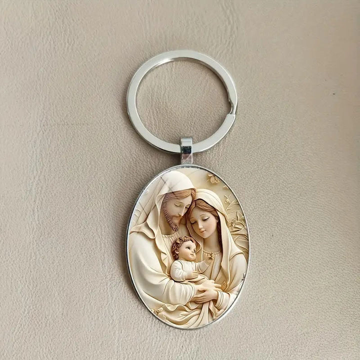 Christianartworkshop Klassischer ovaler Schlüsselanhänger der Heiligen Familie in sanften Tönen: Ewiges Emblem des Glaubens – Gefüllte Familienbande - image 2