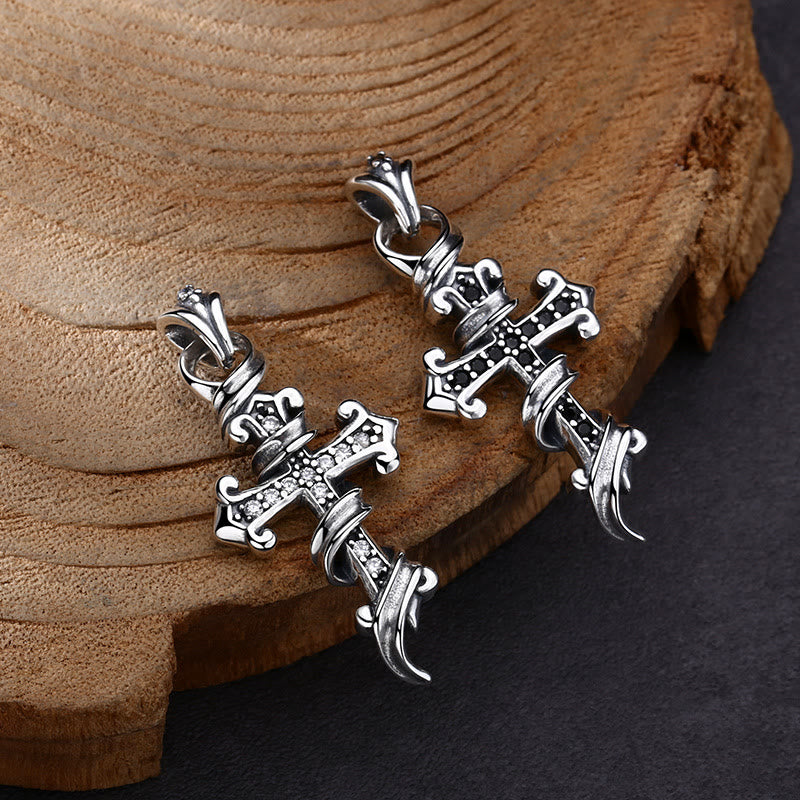 Christianartworkshop Retro – Inspirierte Sterling-Silber-Kreuz-Ohrringe mit gedrehtem Design: Ein nostalgisches Symbol des Glaubens - image 2