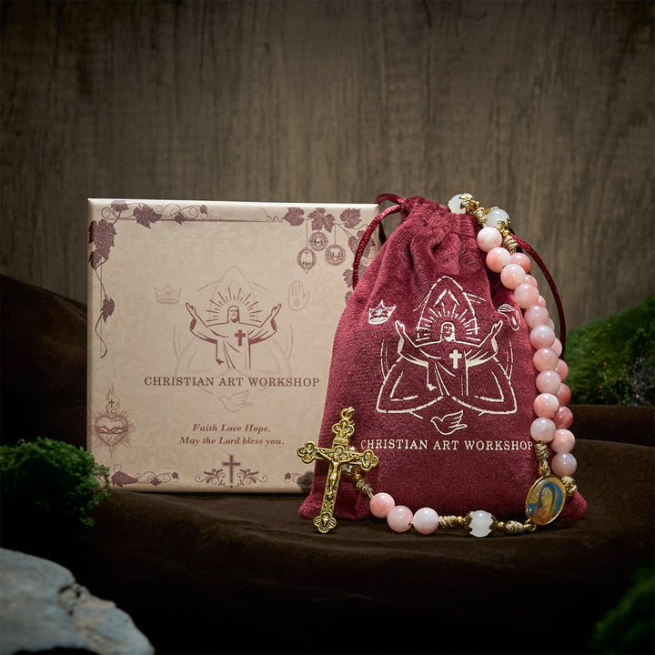 Christianartworkshop Thanksgiving Day: Handgefertigter Rosenkranz aus rosa glänzenden Perlen mit Messingkruzifix und Marienanhänger - image 3