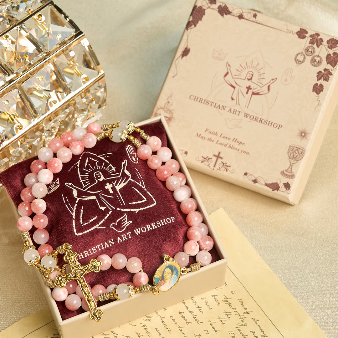 Christianartworkshop Handgefertigter Rosenkranz aus rosa glänzenden Perlen mit Messingkruzifix und Anhänger „Unsere Liebe Frau“ - Unsere Liebe Frau und Kruzifix - image 0