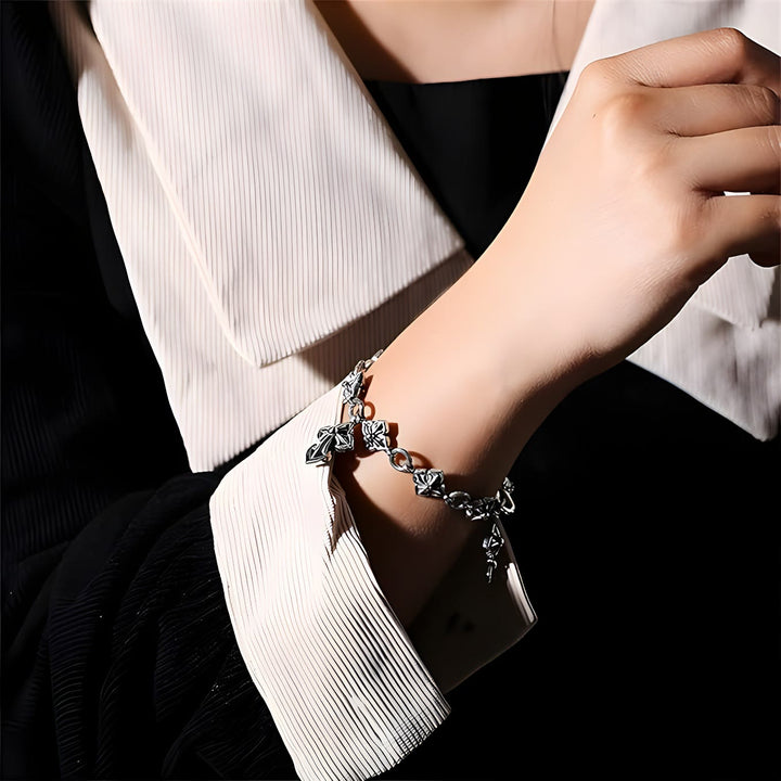 Christianartworkshop Retro-Armband aus Sterlingsilber mit Kreuz und floralen Motiven: Ein nostalgisches Zeichen des Glaubens - image 2