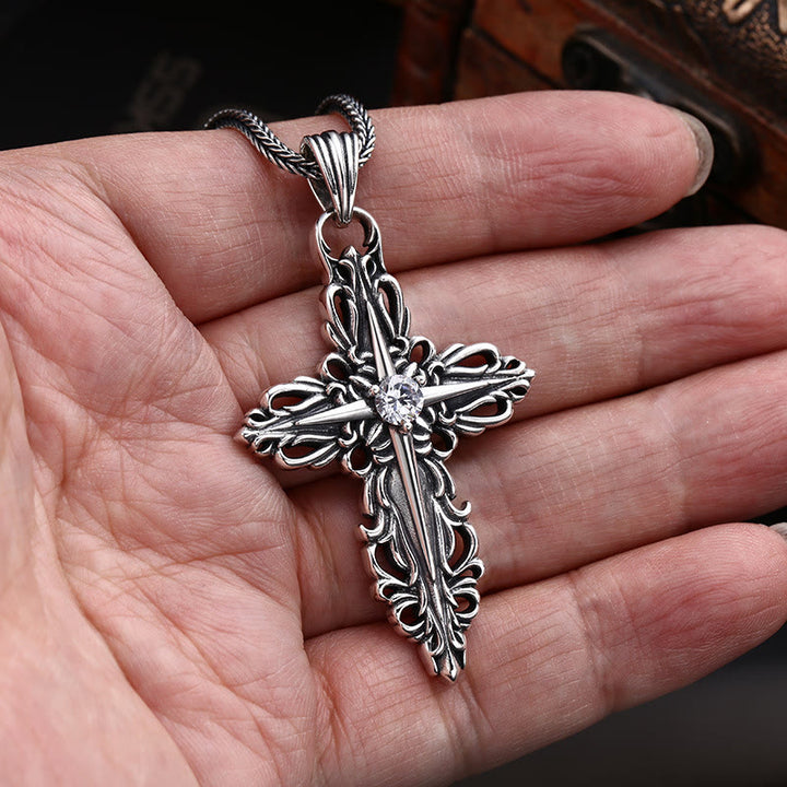 Klassische Kreuzkette aus Sterlingsilber mit Zirkonia von Christianartworkshop: Ein tiefgründiges Symbol des Glaubens - image 1