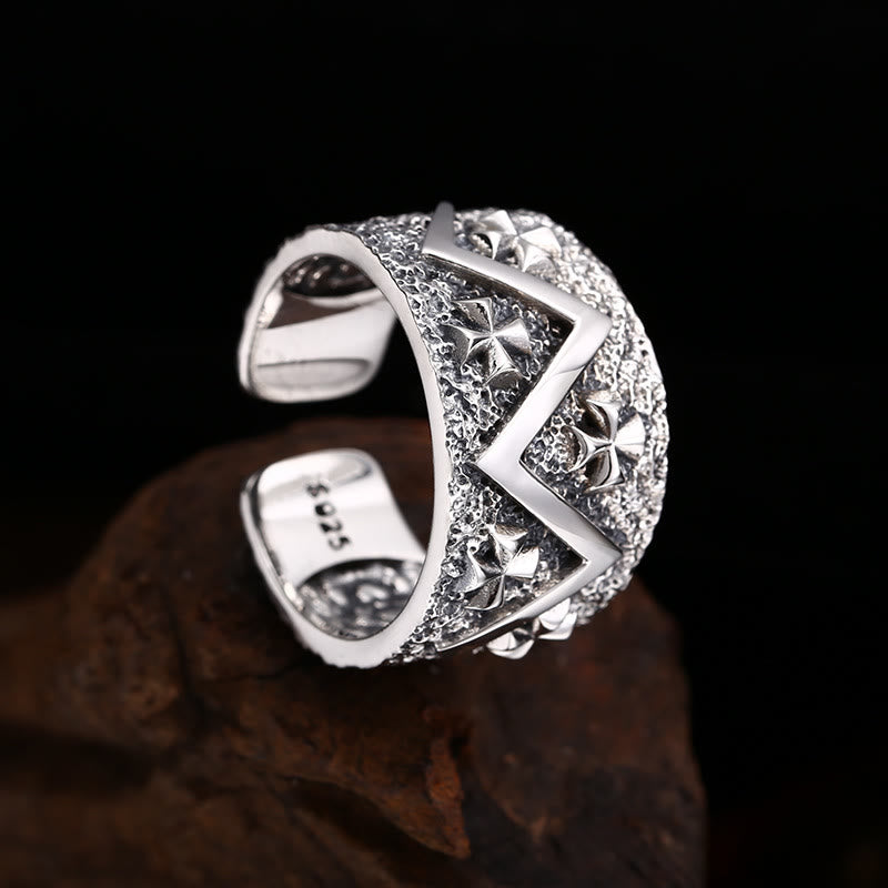 Christianartworkshop Klassischer 925er Silberkreuz-Ring mit Muster: Ein tiefgründiges Symbol des Glaubens - image 1