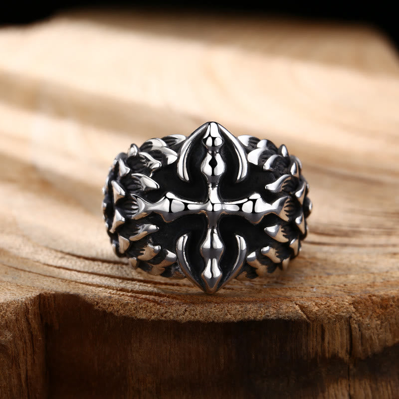 Christianartworkshop Vintage-Ring mit strukturiertem Silberkreuz-Ornament: Ein geschätztes Symbol spiritueller Verbindung - 925er Sterlingsilber - image 0