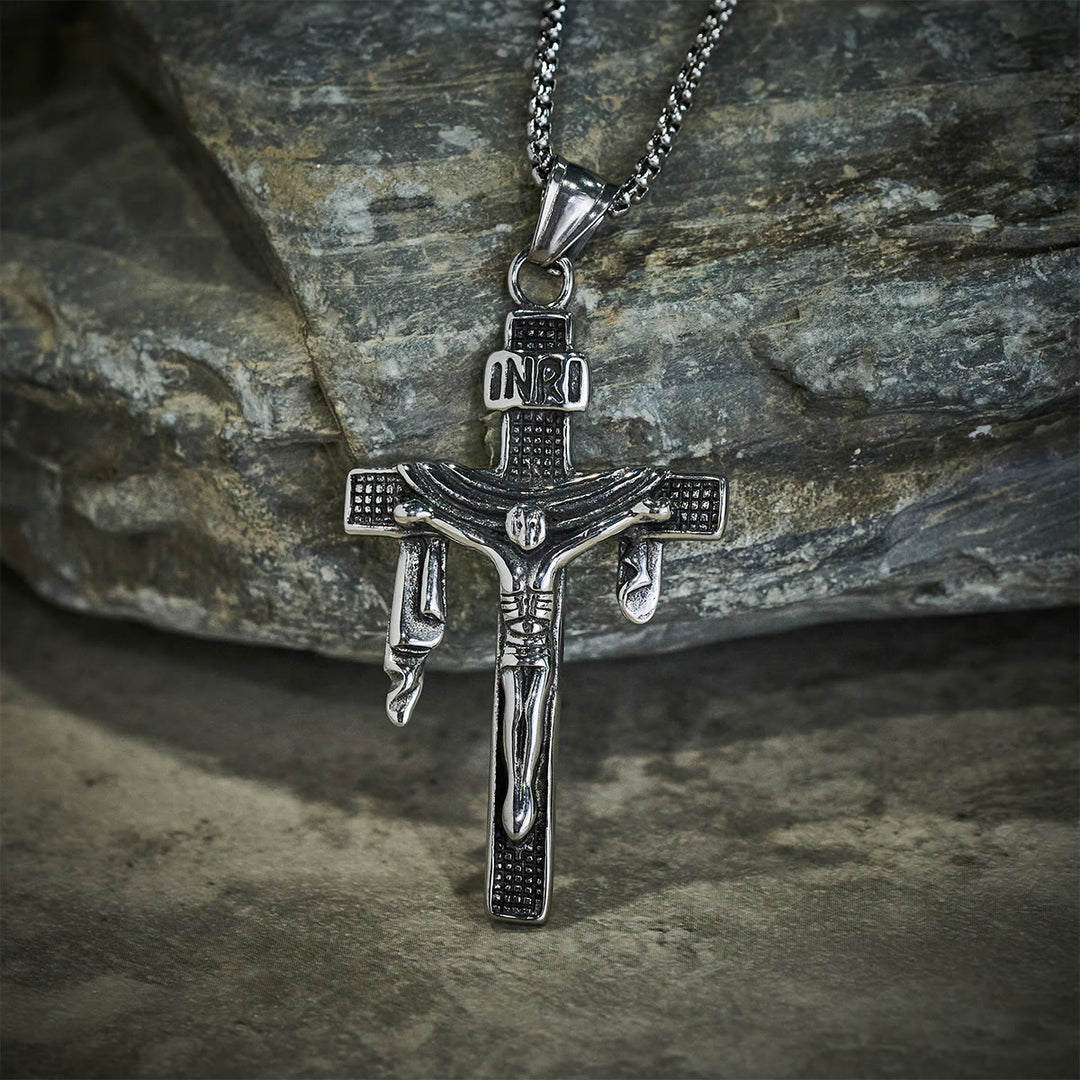 Christianartworkshop Künstlerische INRI-Kreuz-Halskette aus Sterlingsilber: Eine einzigartige Mischung aus Kunst und Glauben - image 2