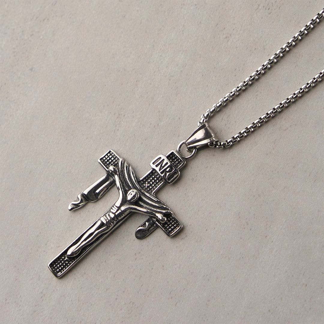 Christianartworkshop Künstlerische INRI-Kreuz-Halskette aus Sterlingsilber: Eine einzigartige Mischung aus Kunst und Glauben - image 3