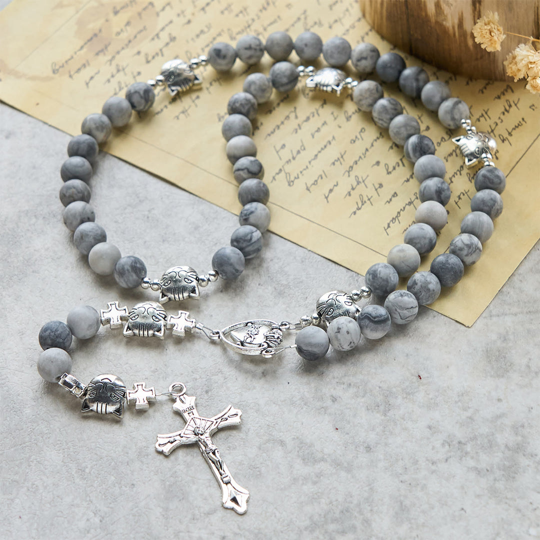 Christianartworkshop Gebetsrosenkranz mit hellgrauer getigerter Katze: Gebetsvolle Fürsorge für streunende Katzen, Armband, Tierrosenkranz - image 2