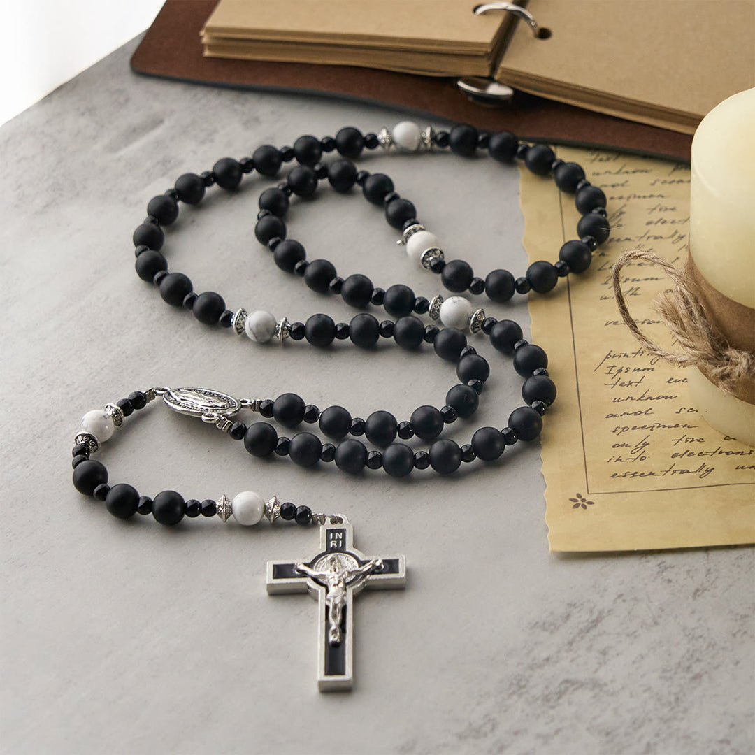 Christianartworkshop Handgefertigter Rosenkranz aus mattschwarzen Perlen mit silbernem Kruzifix und Wundertätiger Medaille - image 2